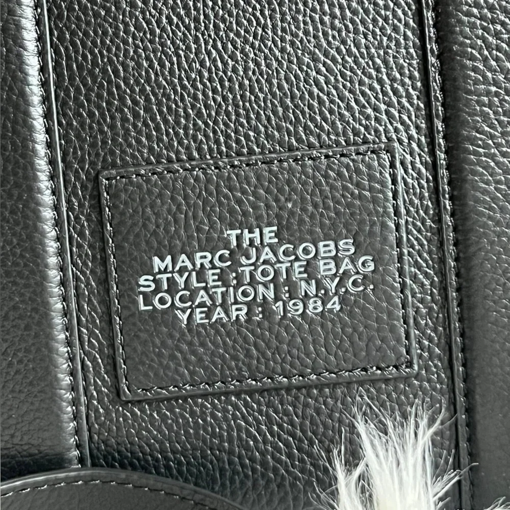 H009L01SP21 - Marc Jacobs The Leather Mini Tote Bag - Picture 8 of 16